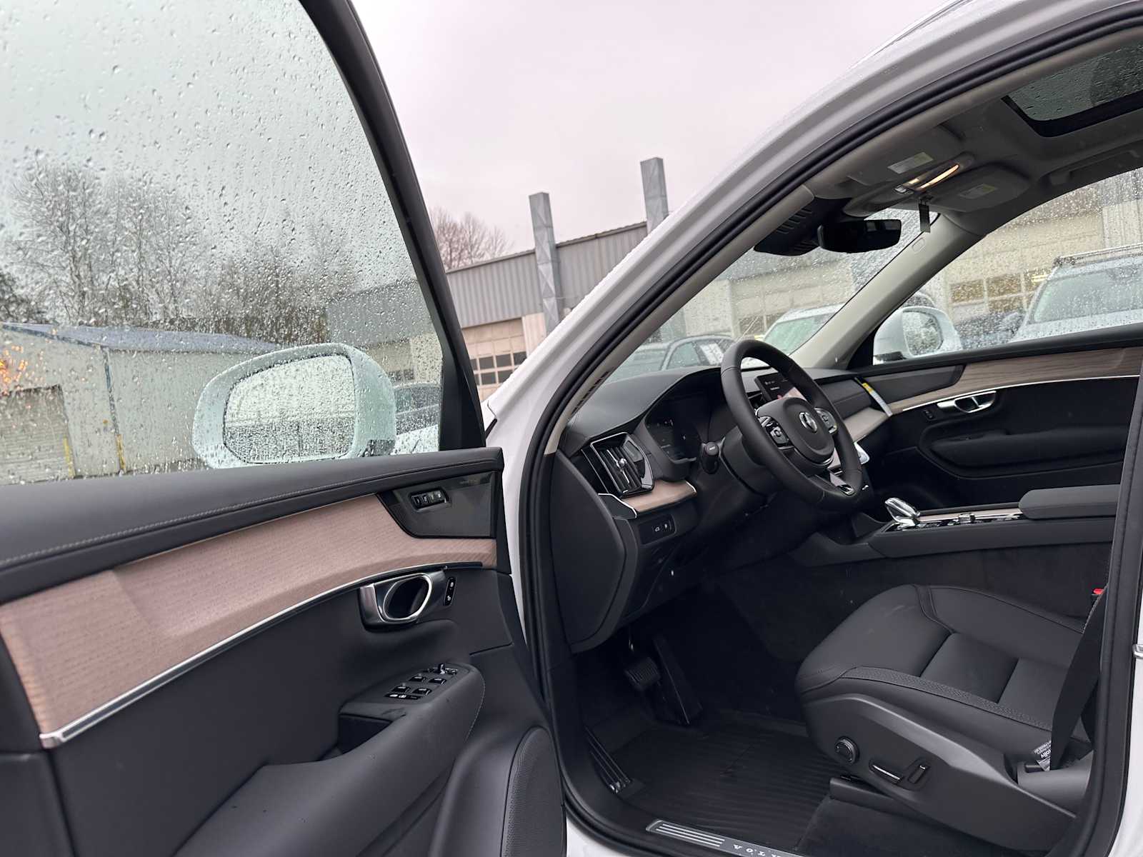 2025 Volvo XC90 Plus - Photo 21