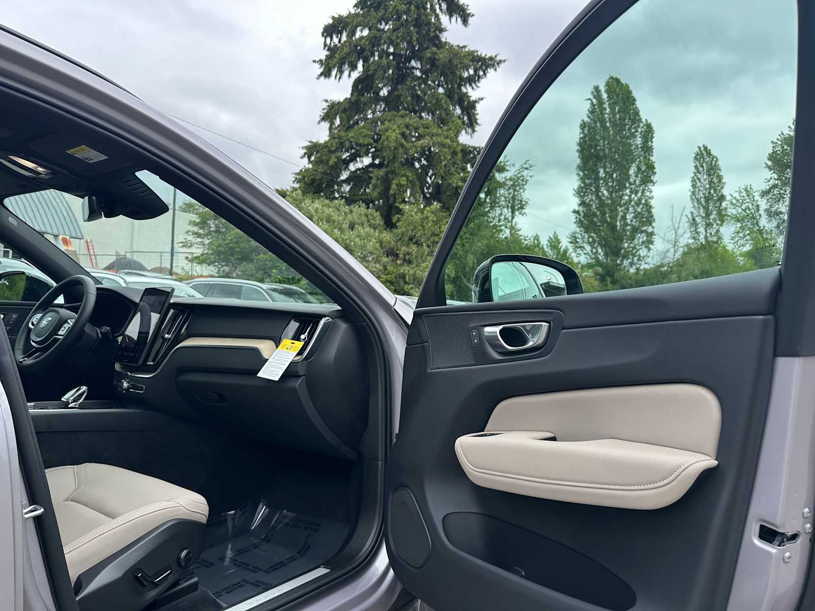 2026 Volvo XC60 Core - Photo 11