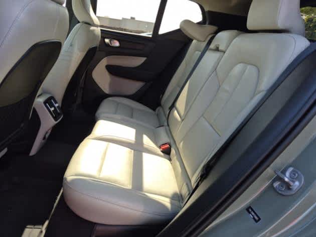 2023 Volvo XC40 AWD Plus photo 4