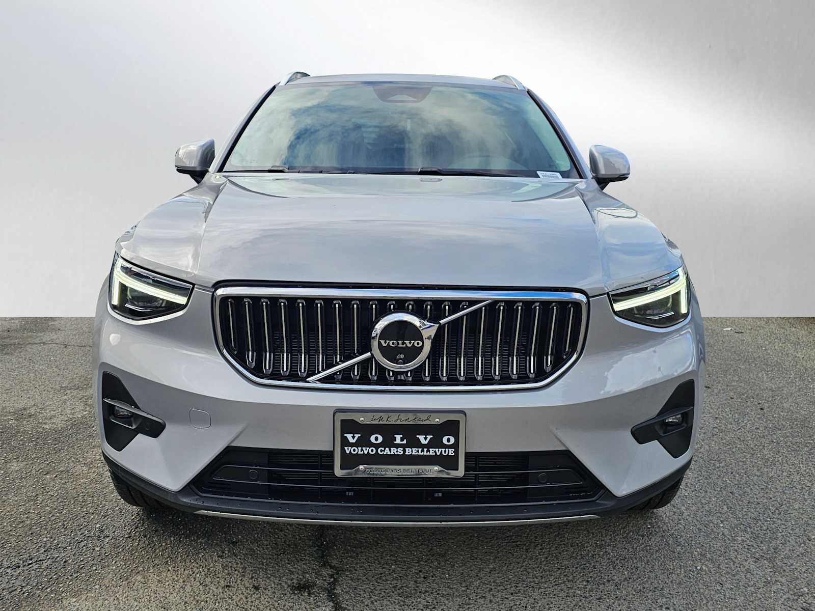 2025 Volvo XC40 Plus - Photo 8
