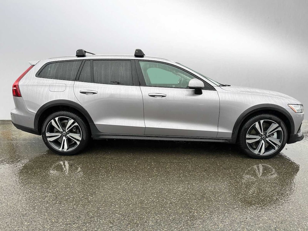 Used 2026 Volvo V60 Cross Country B5 Plus Wagon