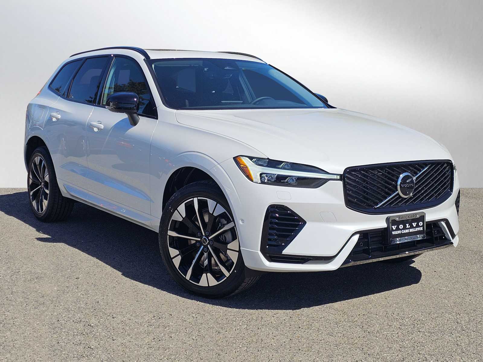 2026 Volvo XC60 T8 Plus Dark AWD's photo