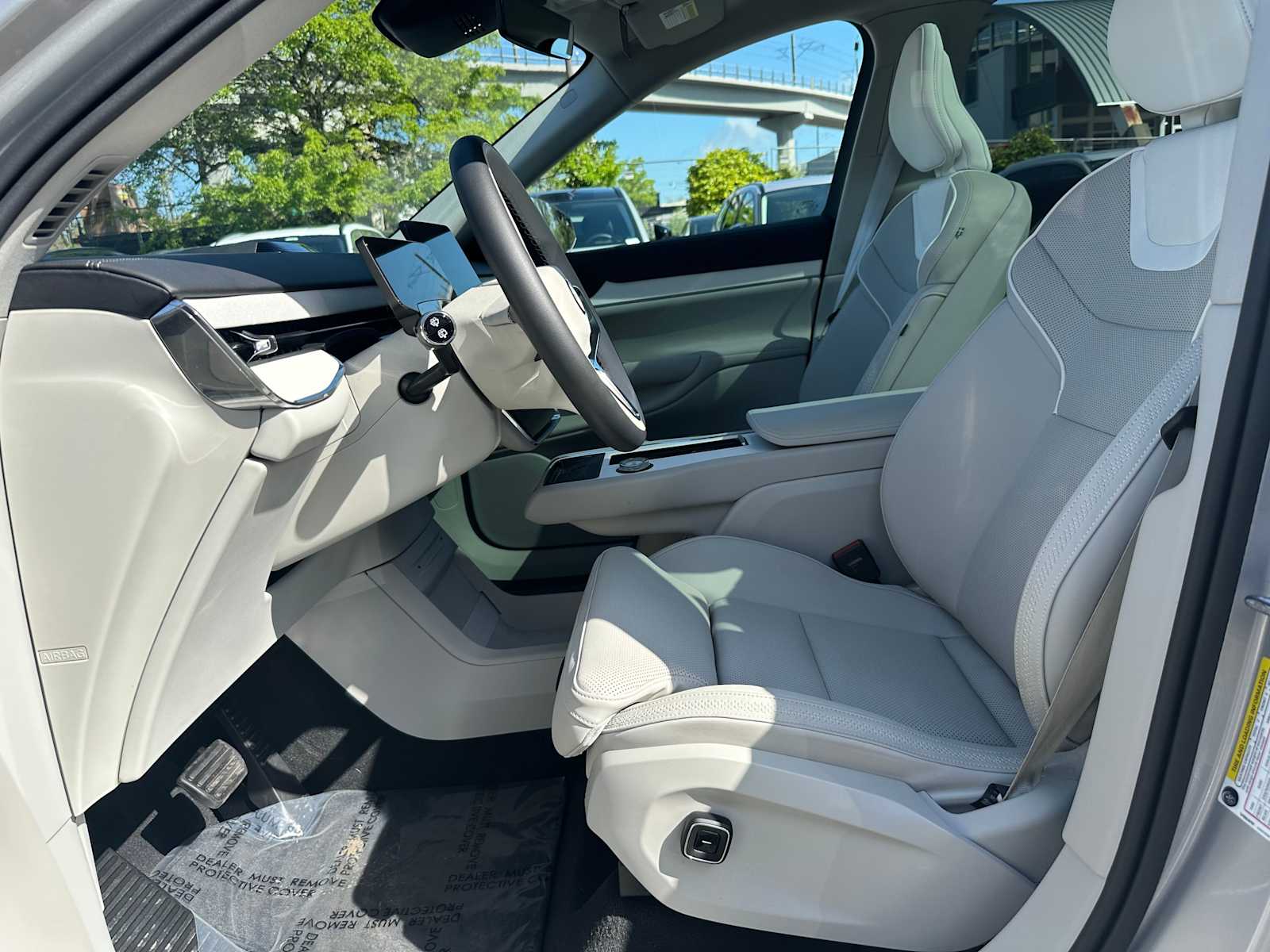 2025 Volvo EX90 Plus - Photo 20