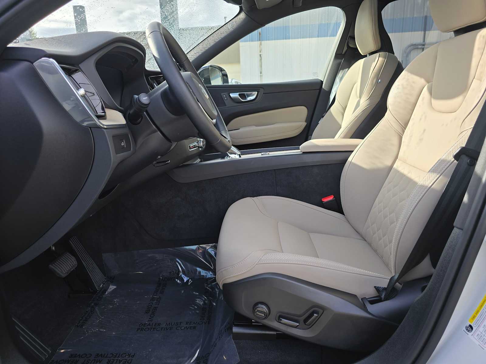 2026 Volvo XC60 Plus - Photo 19