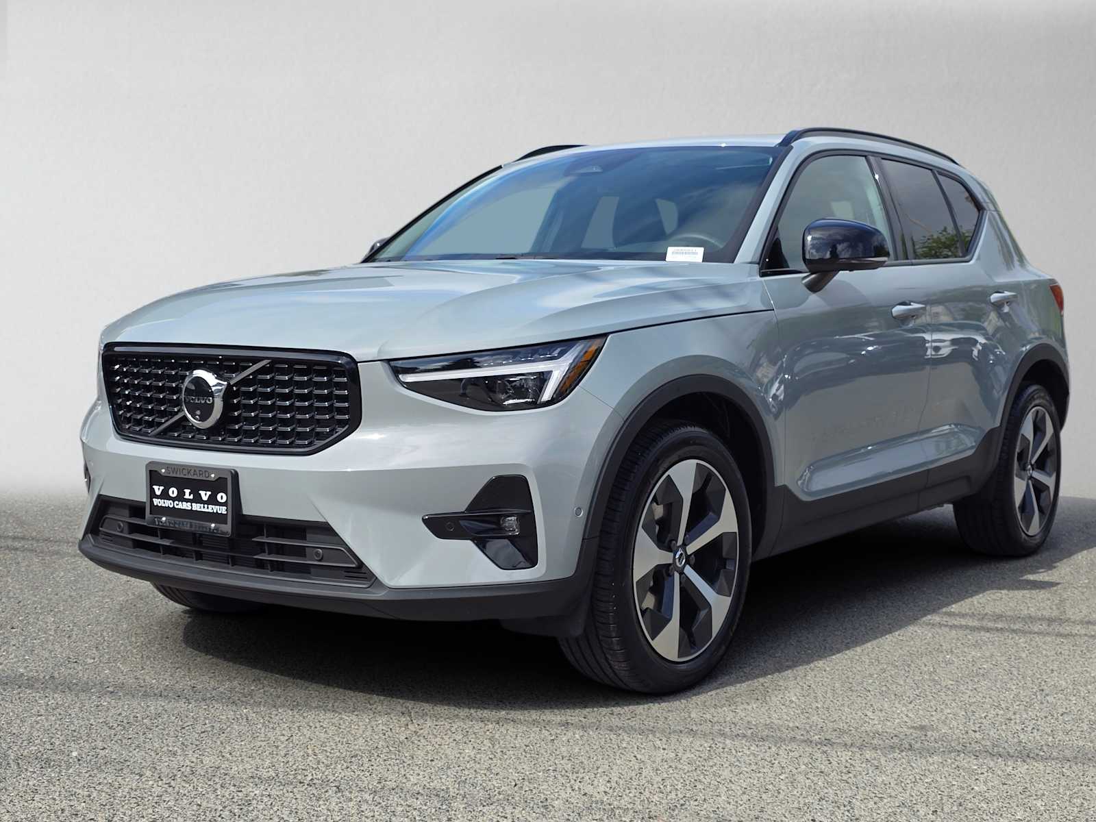 2026 Volvo XC40 Plus - Photo 7
