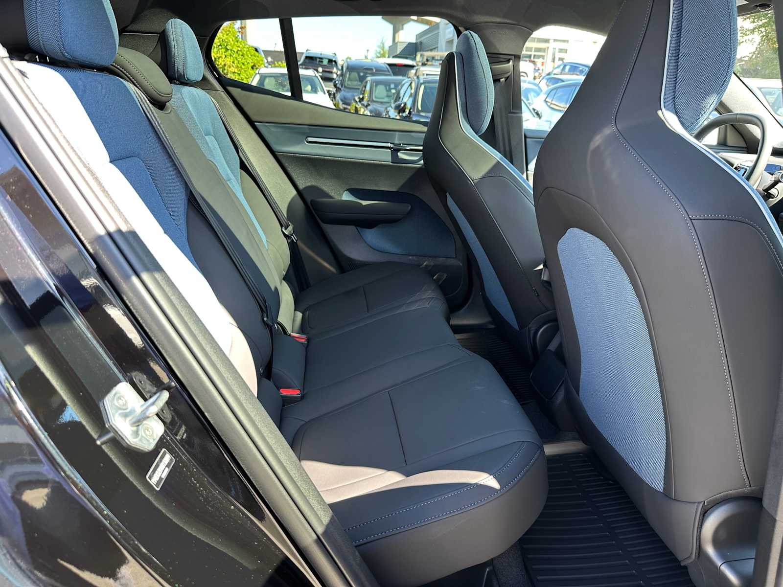 2025 Volvo EX30 Plus - Photo 12