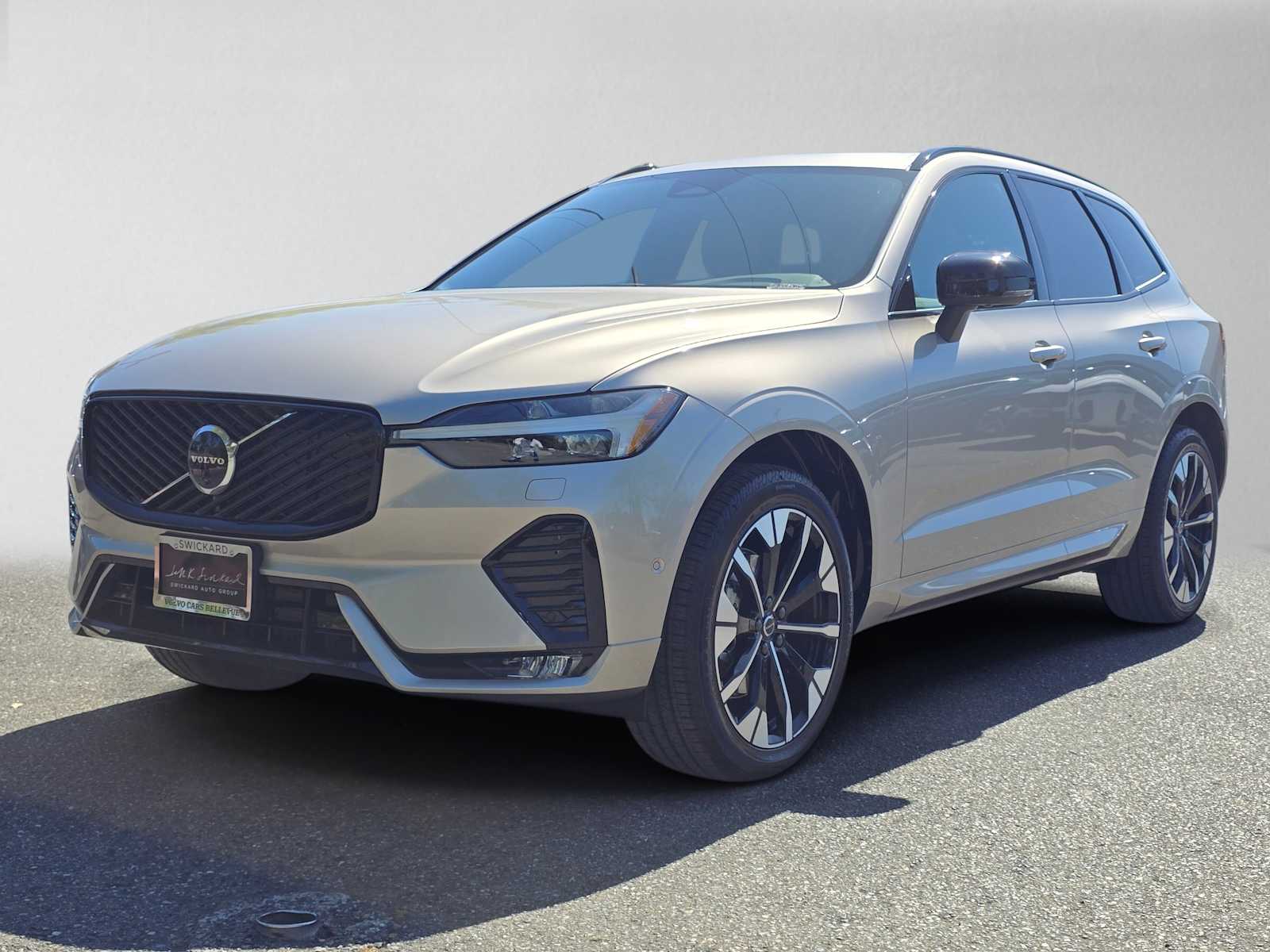 2026 Volvo XC60 Plus - Photo 7