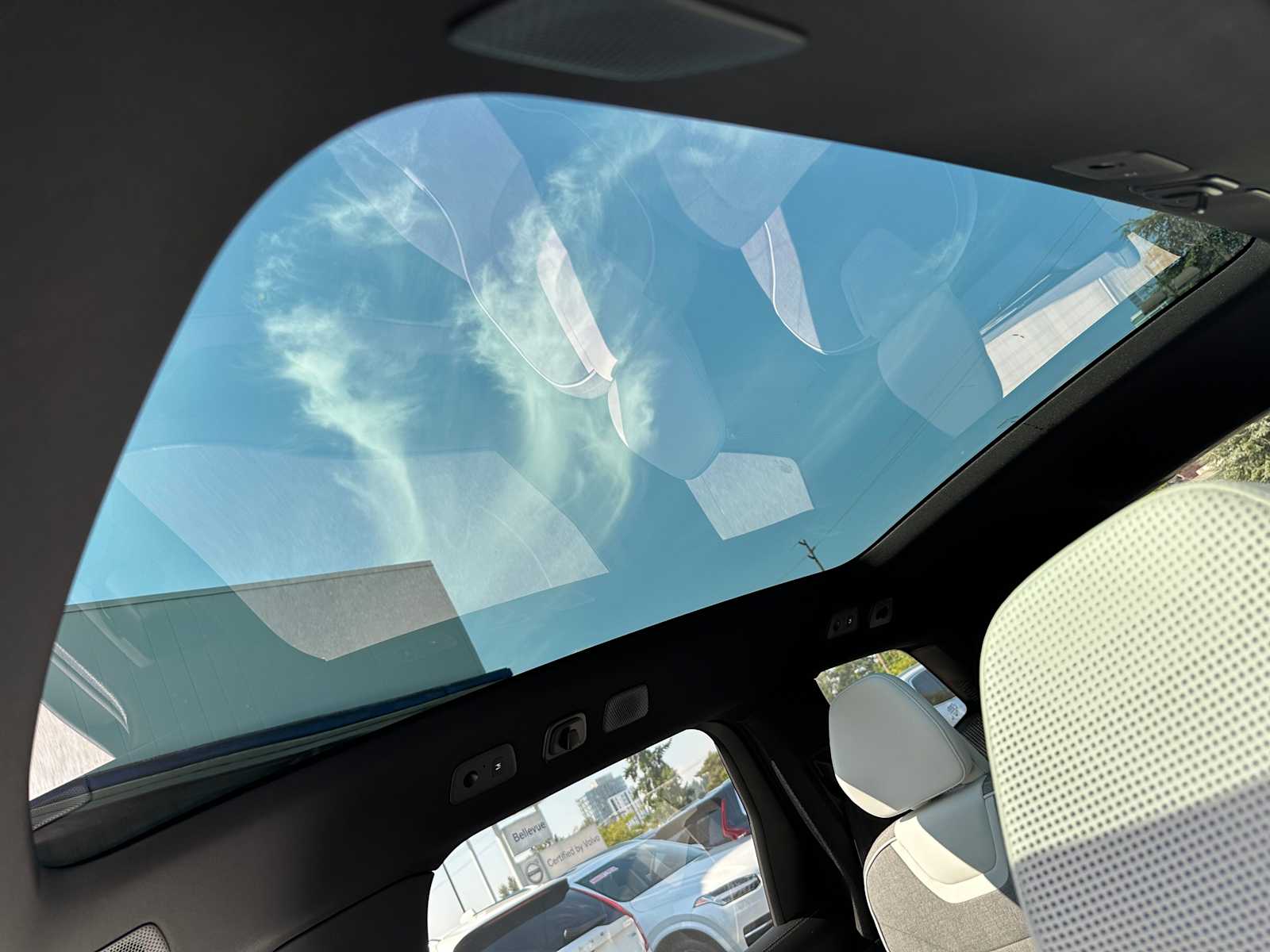 2025 Volvo EX90 Ultra - Photo 24