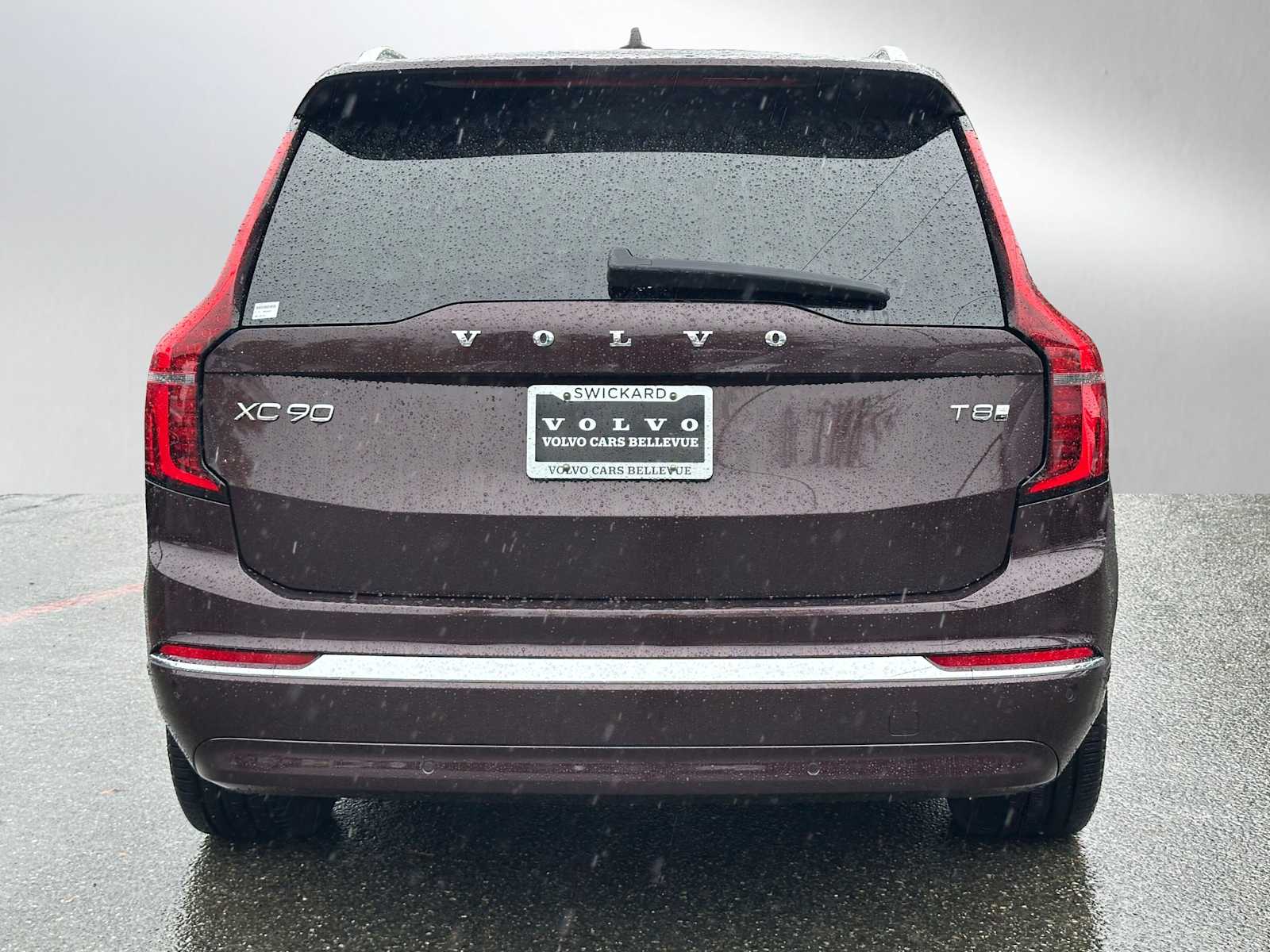 2025 Volvo XC90 T8 photo 3