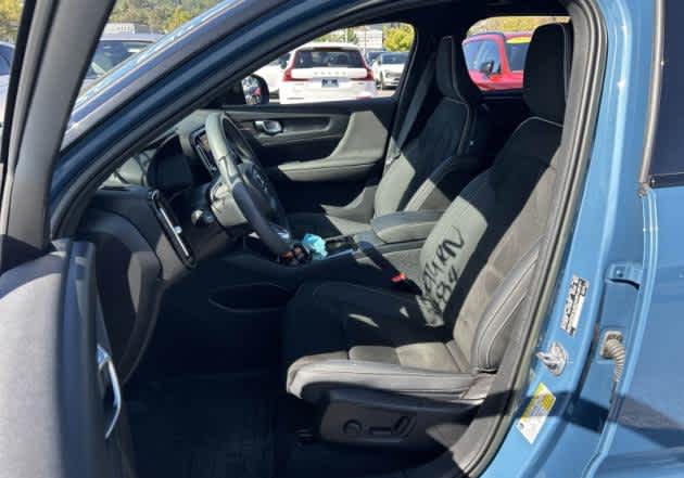 Used 2023 Volvo XC40 Ultimate with VIN YV4ED3UM2P2012784 for sale in Bellevue, WA