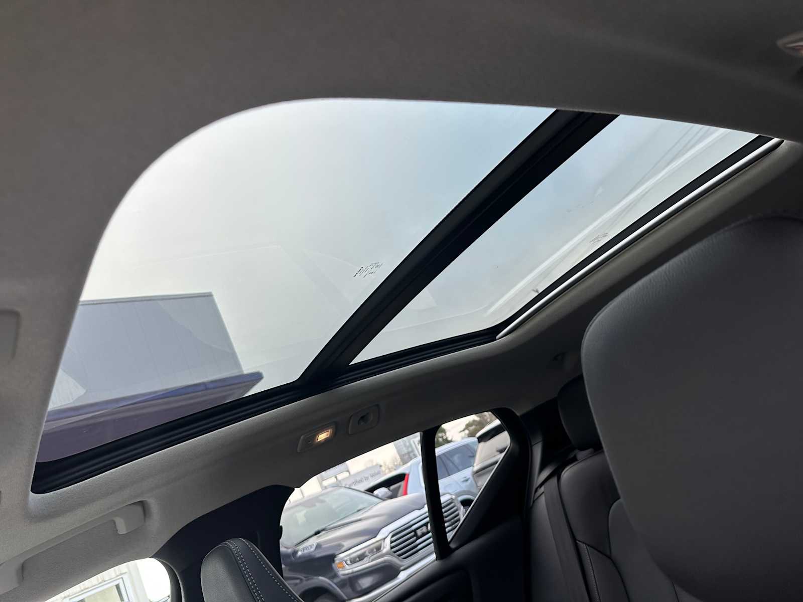 2025 Volvo XC40 Ultra - Photo 23