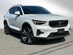 2025 Volvo XC40 B5 Ultra Bright Theme AWD SUV