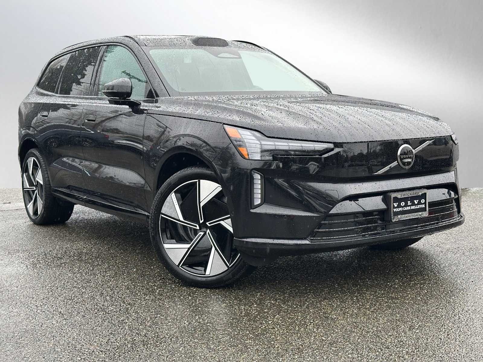 2025 Volvo EX90 Plus's photo