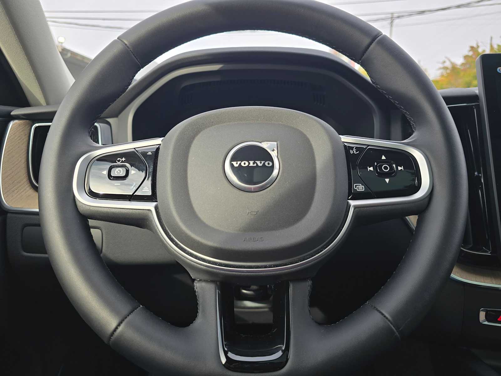 2026 Volvo XC60 Plus - Photo 24
