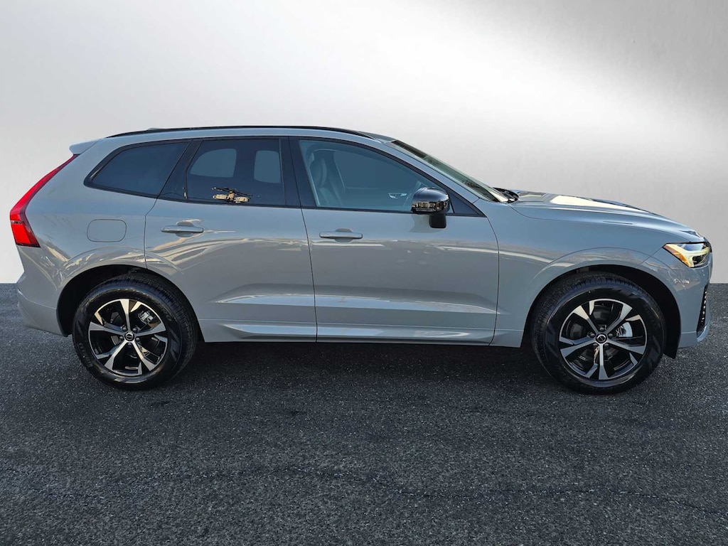 New 2026 Volvo XC60 B5 Core SUV