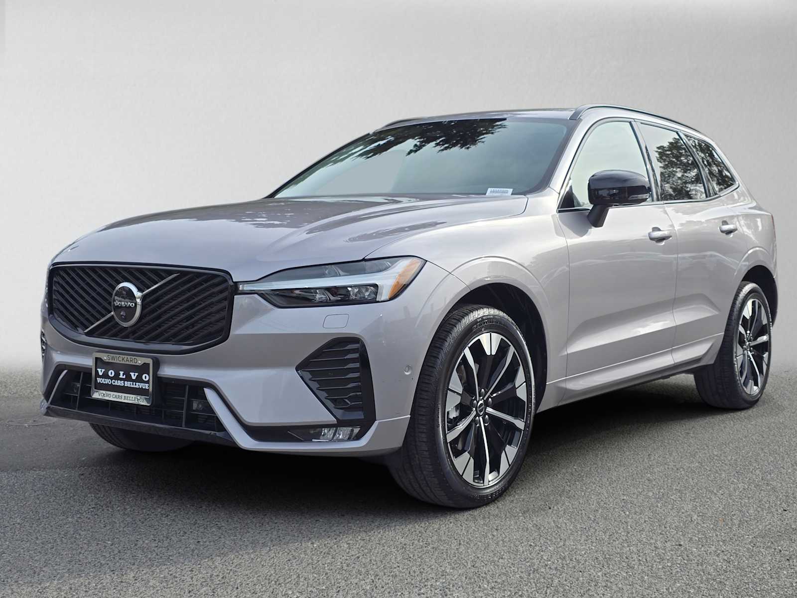 2026 Volvo XC60 Plus - Photo 7