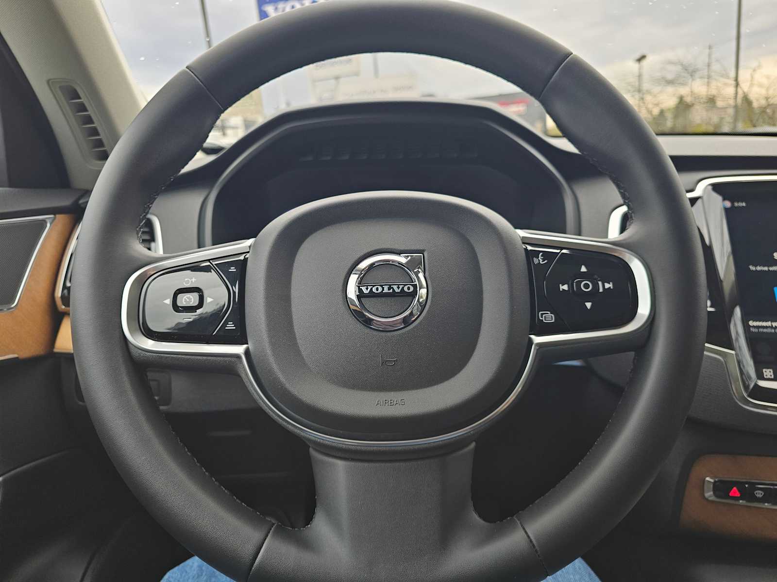 2023 Volvo XC90 Plus - Photo 23
