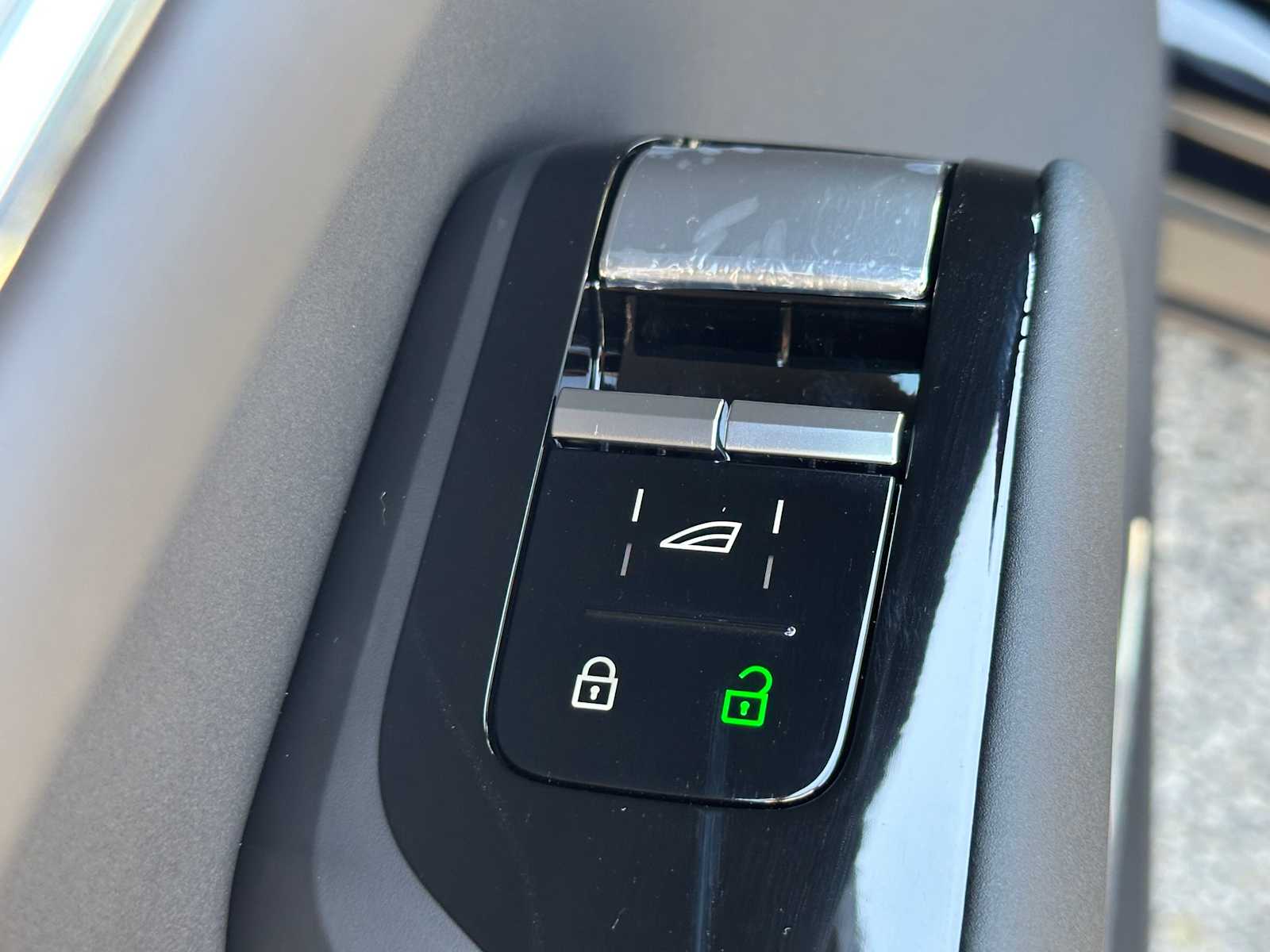 2025 Volvo EX90 Ultra - Photo 22
