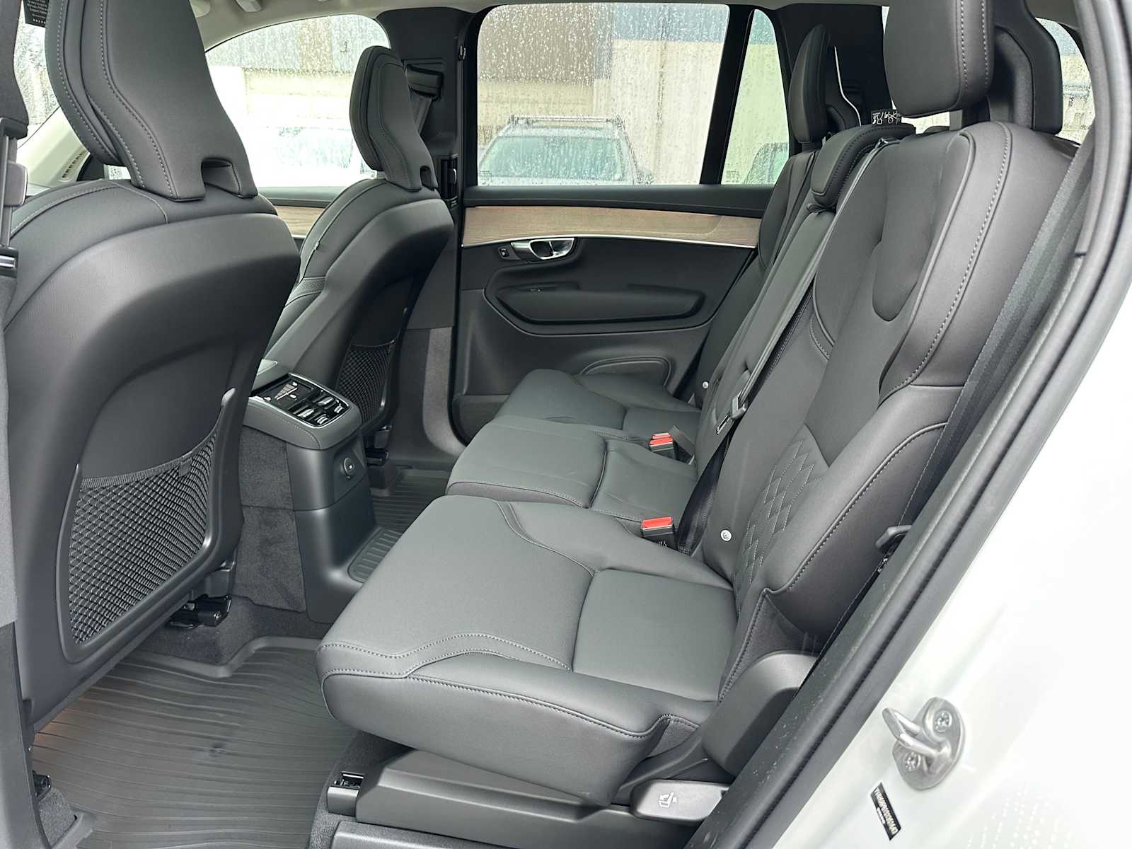 2025 Volvo XC90 Plus - Photo 15