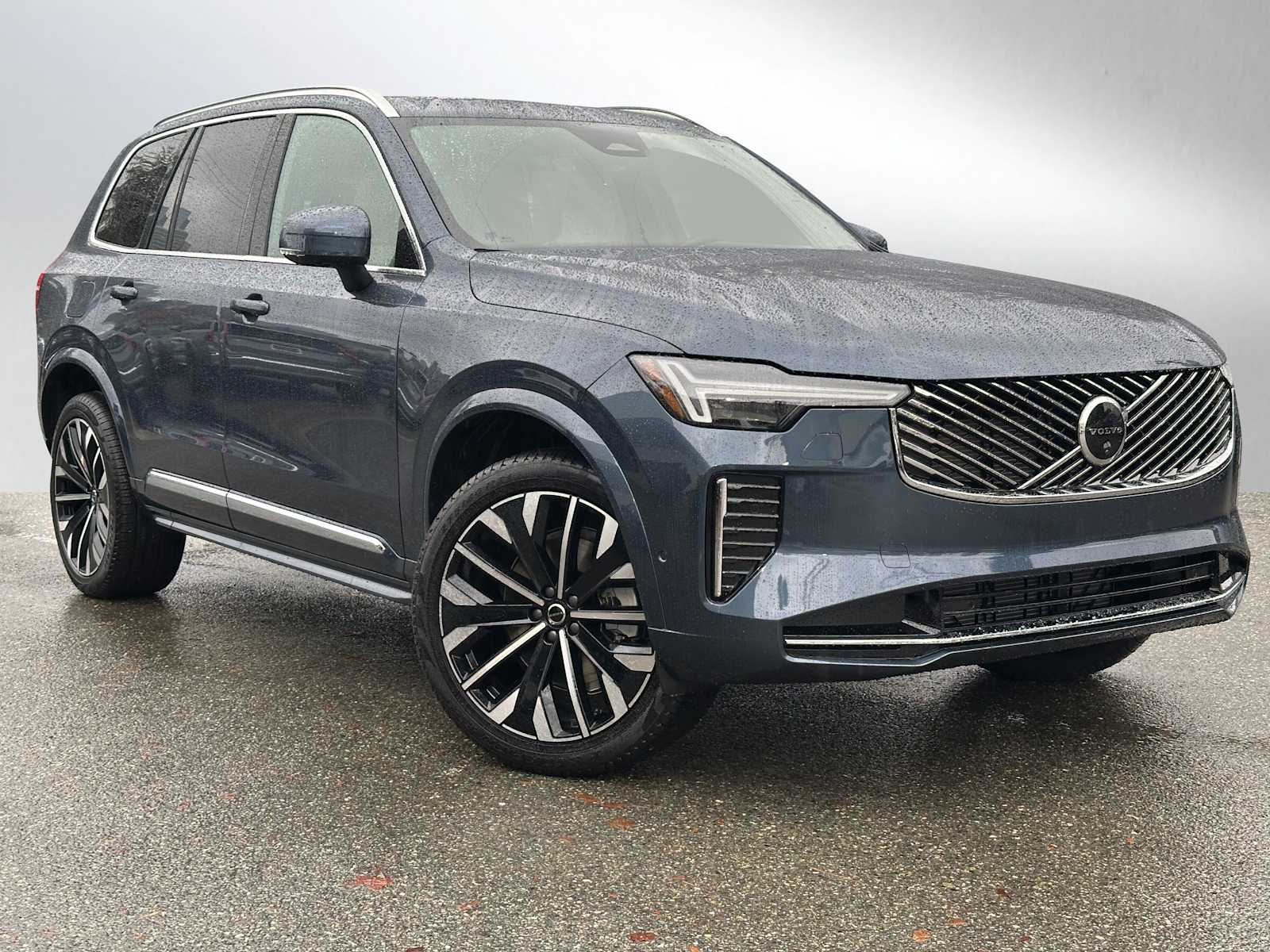 2026 Volvo XC90 Plus's photo