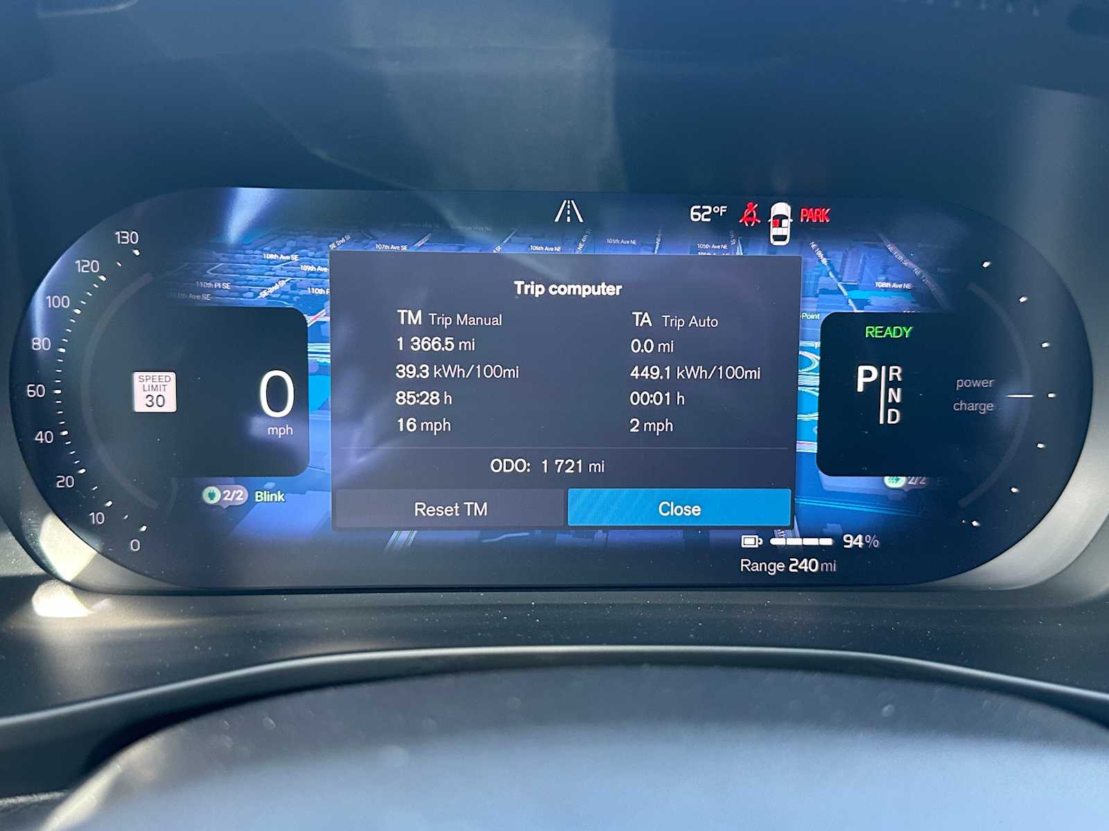 2025 Volvo EX40 Plus - Photo 25