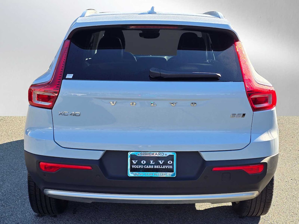 Certified 2025 Volvo XC40 B5 Plus Bright Theme SUV