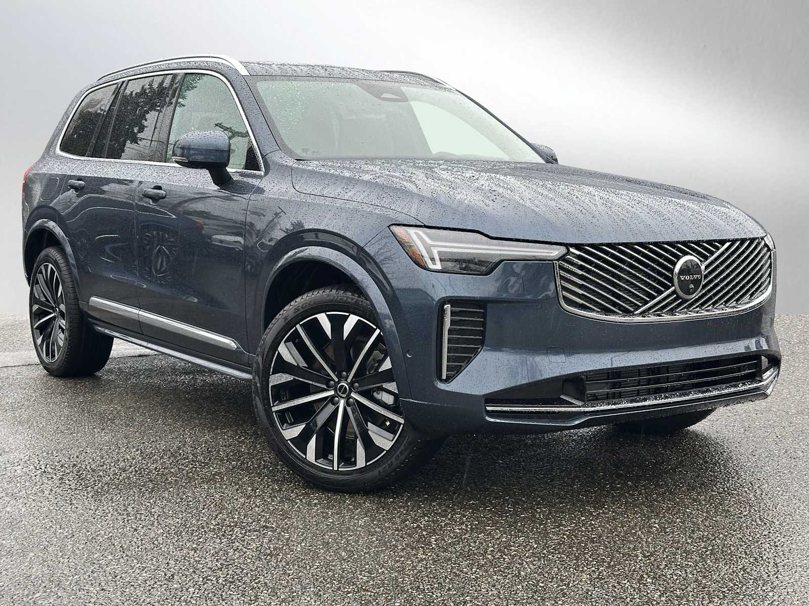 2026 Volvo XC90 Plus's photo