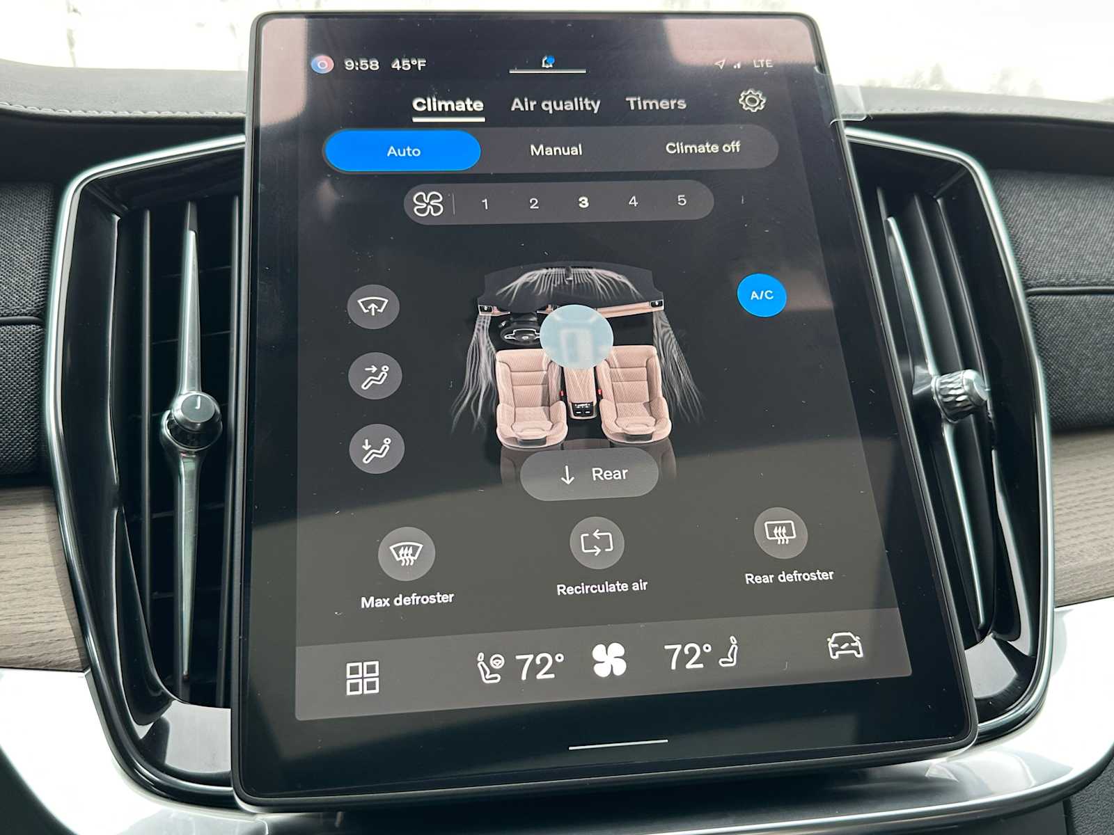 2025 Volvo XC90 Plus - Photo 29