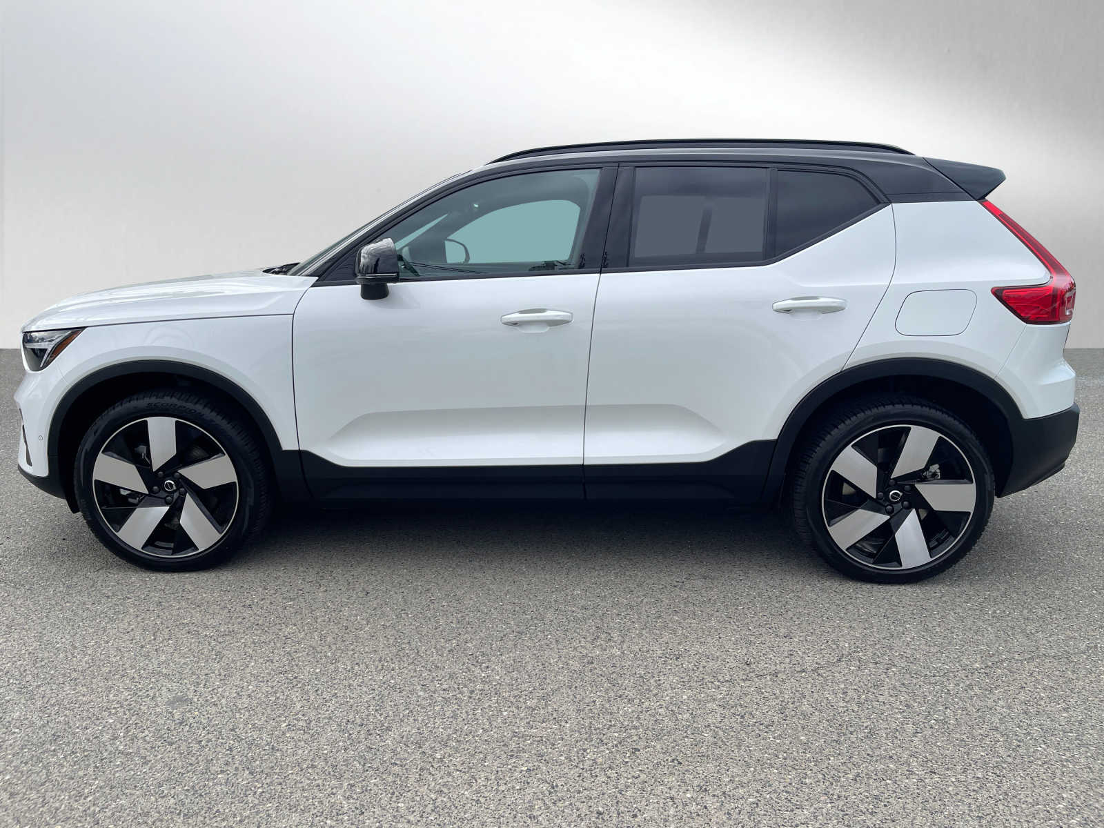 Certified 2023 Volvo XC40 Ultimate with VIN YV4ED3UM3P2000904 for sale in Bellevue, WA