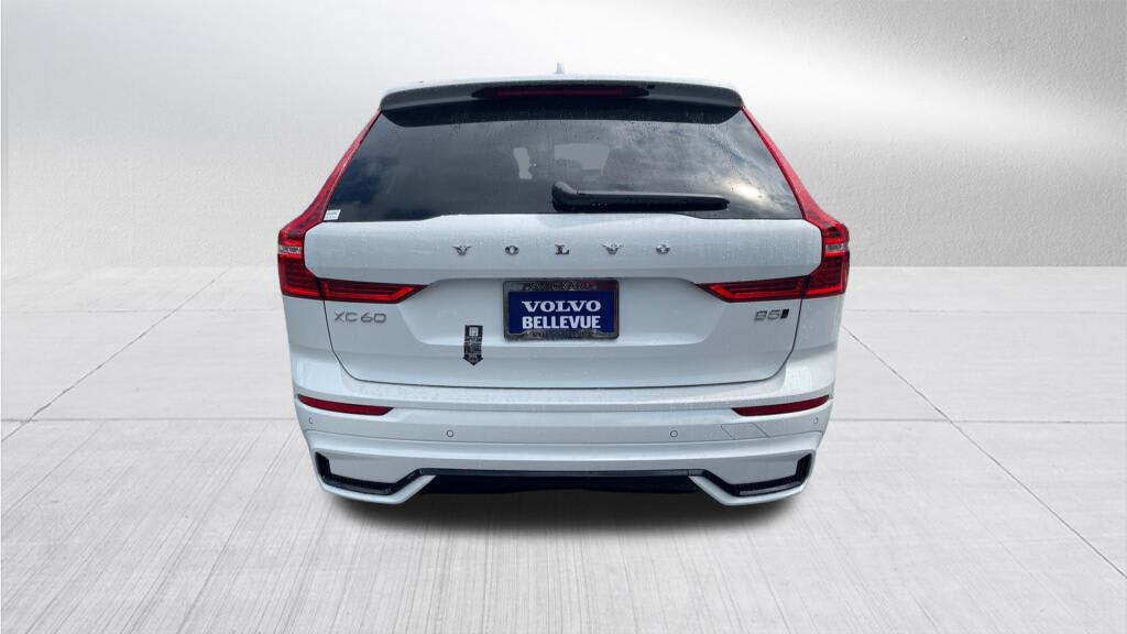 2024 Volvo XC60 B5 Plus photo 4