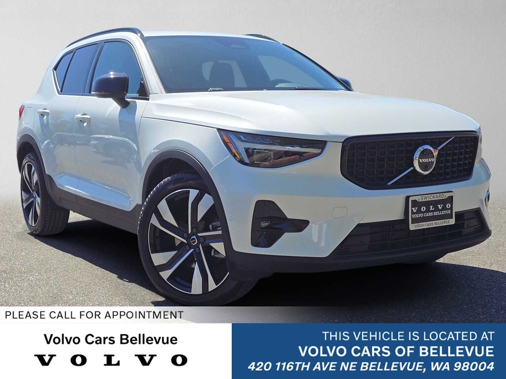 New 2026 Volvo XC40 B5 Plus SUV