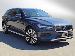 2026 Volvo V60 Cross Country B5 Ultra AWD Wagon