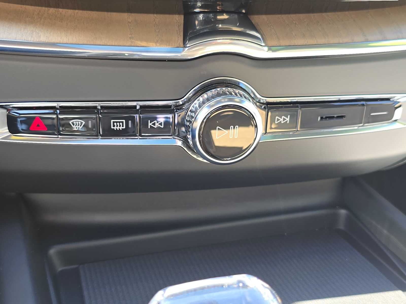 2026 Volvo XC60 Plus - Photo 27