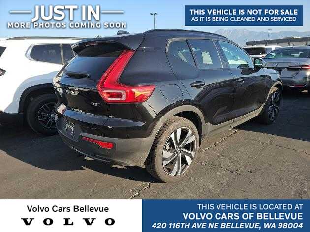 2025 Volvo XC40 Plus