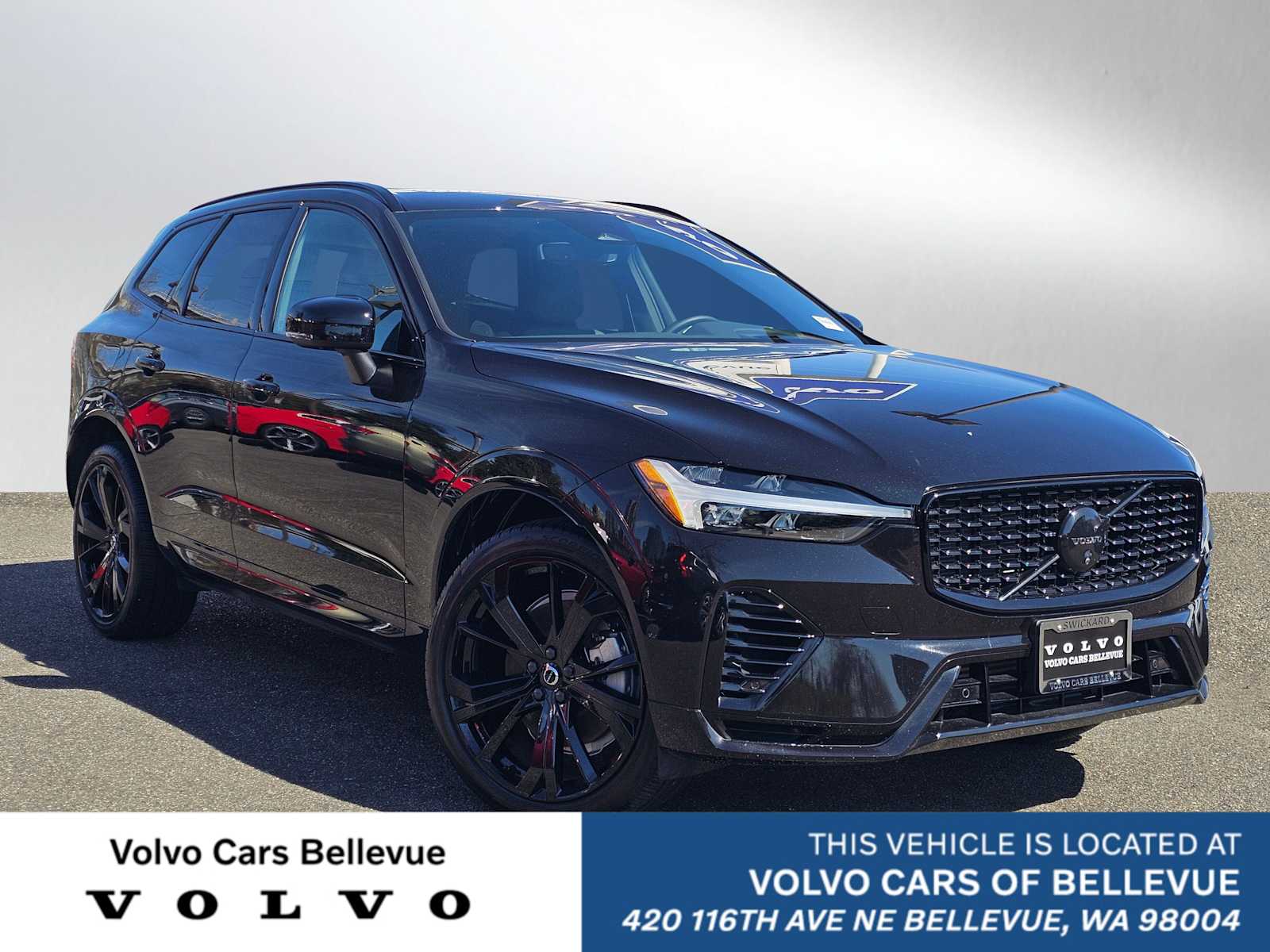 2024 Volvo XC60 T8 Ultimate Black Edition Theme AWD's photo