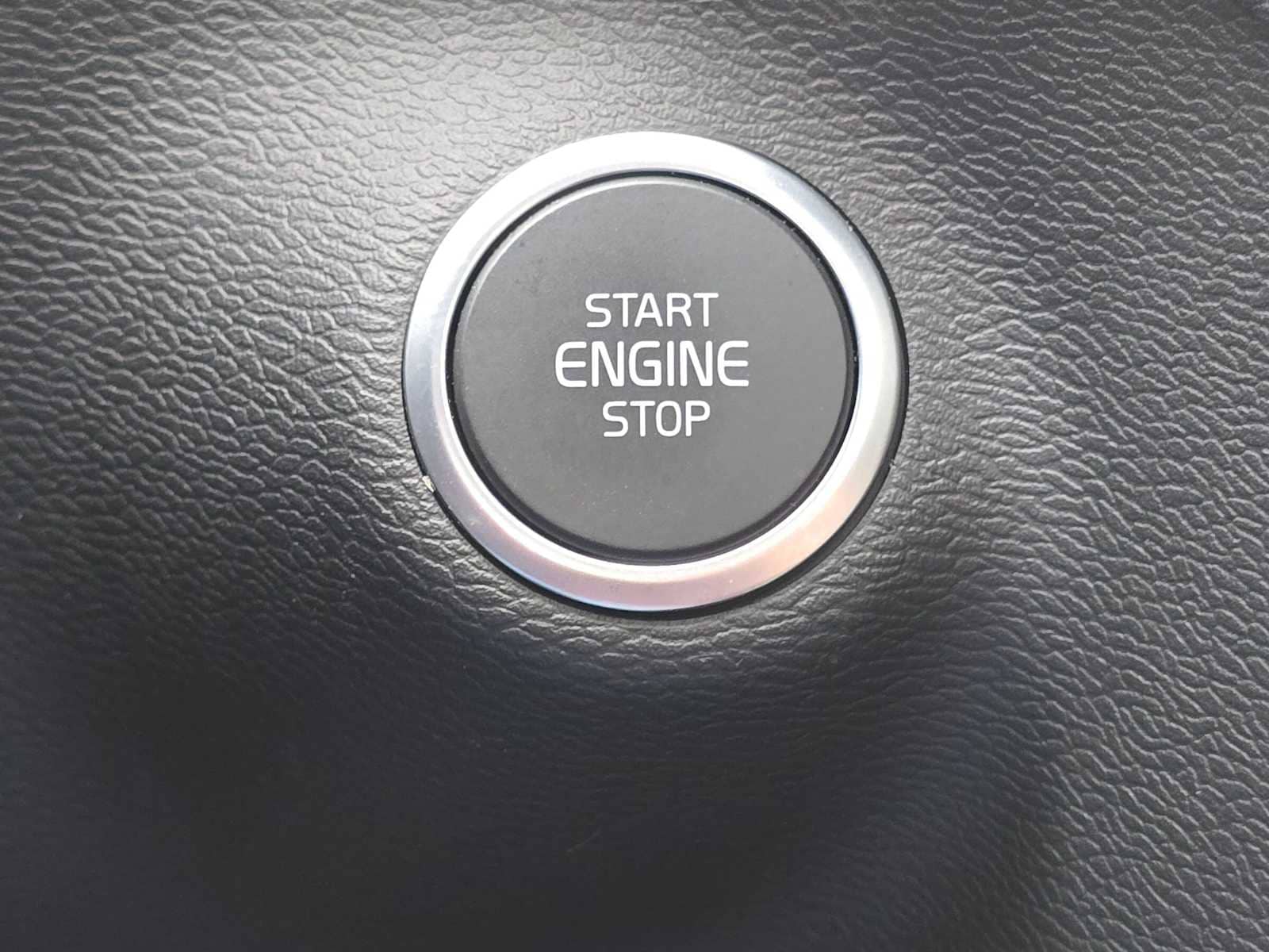 2026 Volvo XC40 Core - Photo 32