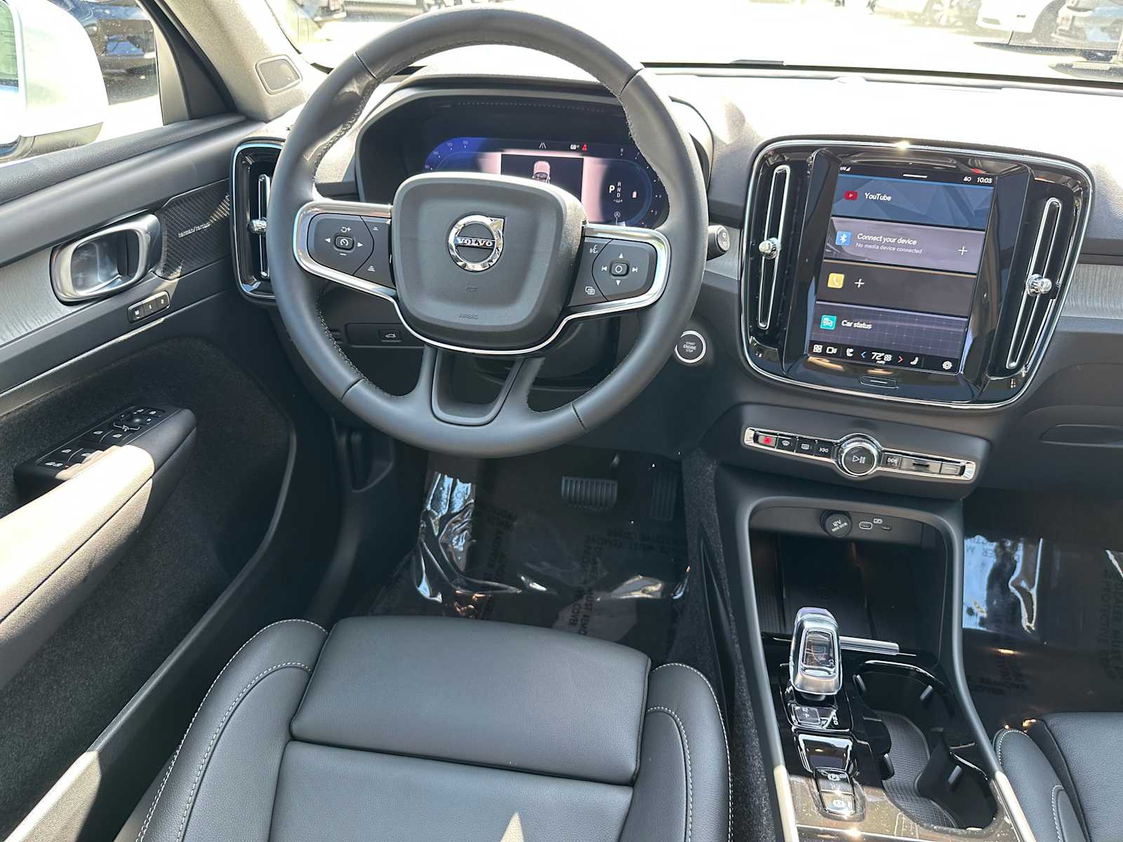 2025 Volvo XC40 Ultra - Photo 17