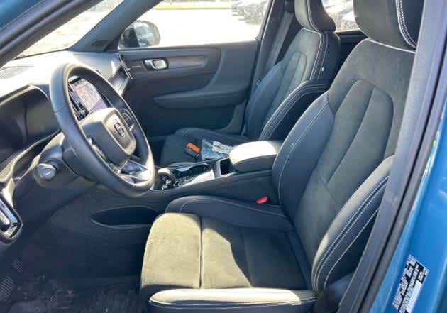 Used 2023 Volvo XC40 Ultimate with VIN YV4ED3UM9P2048049 for sale in Bellevue, WA