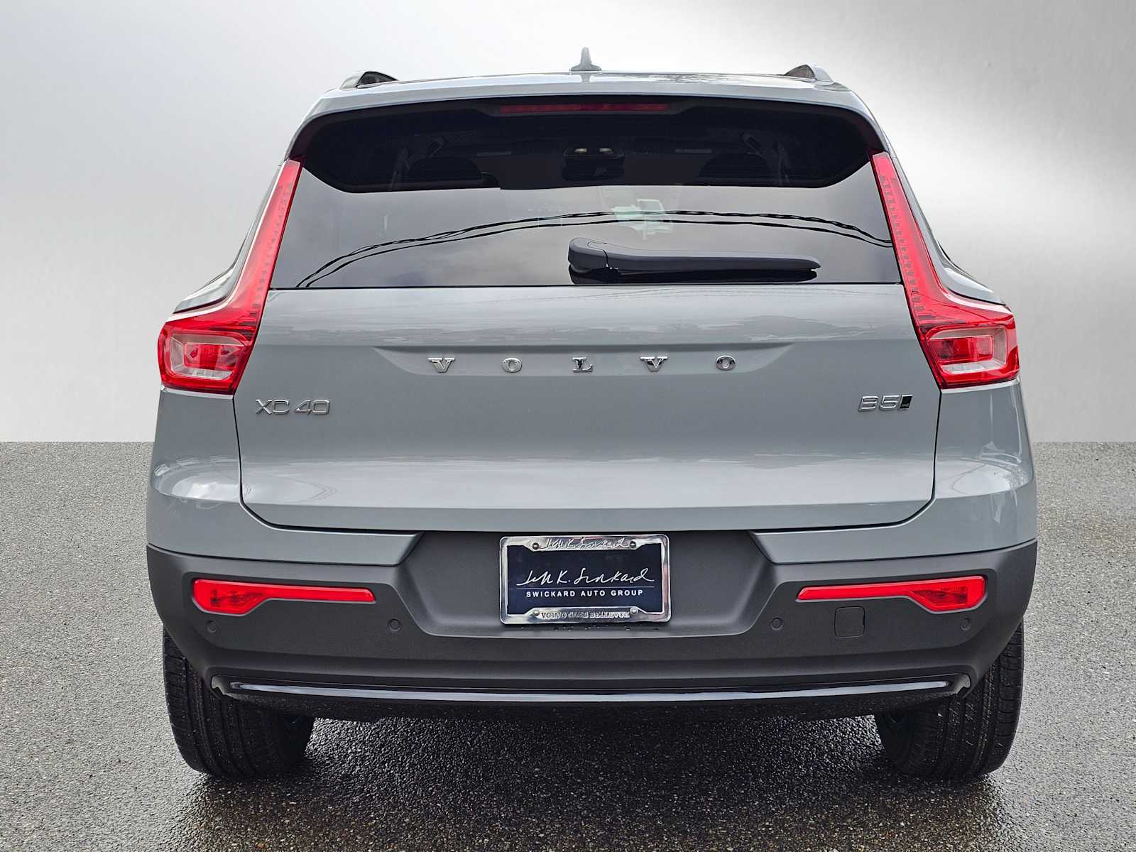 2025 Volvo XC40 Plus photo 4