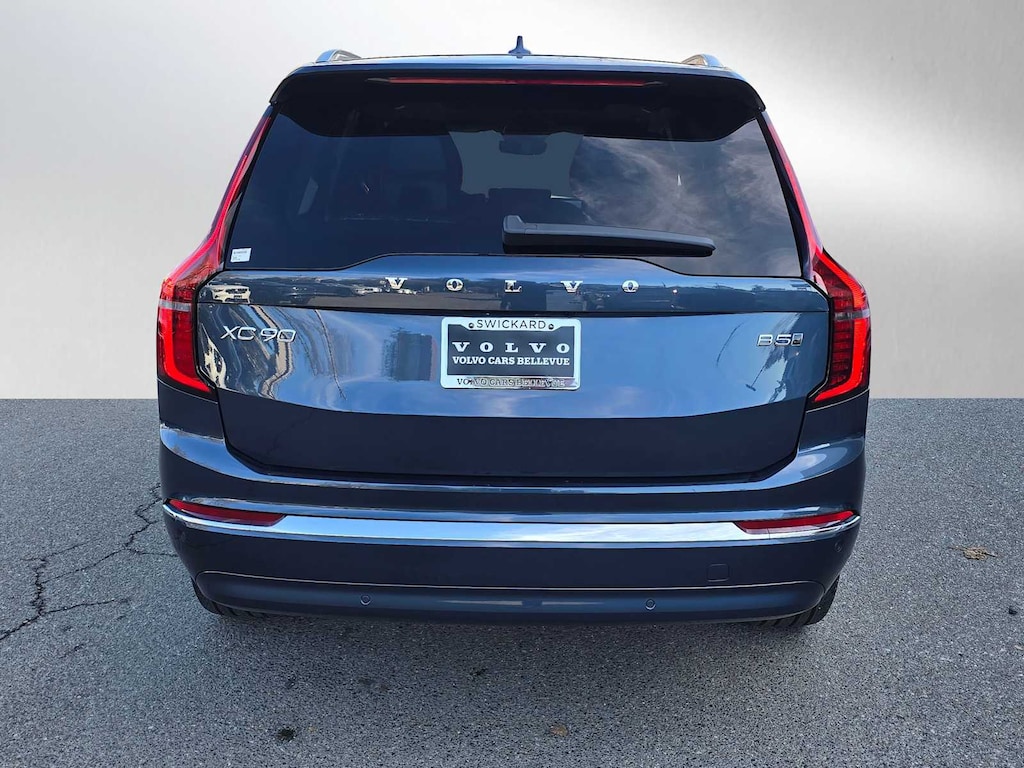 New 2026 Volvo XC90 B5 Core SUV