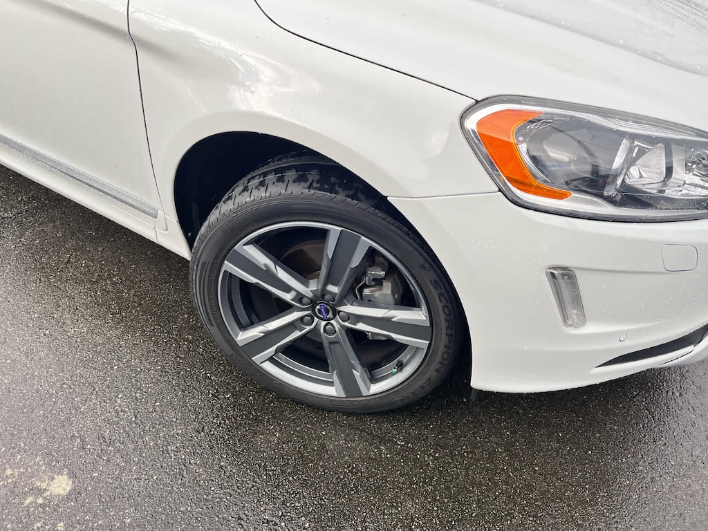 Used 2017 Volvo XC60 T6 AWD Dynamic SUV