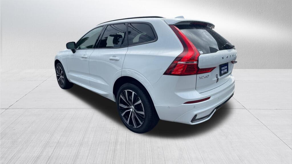 2024 Volvo XC60 B5 Plus photo 3