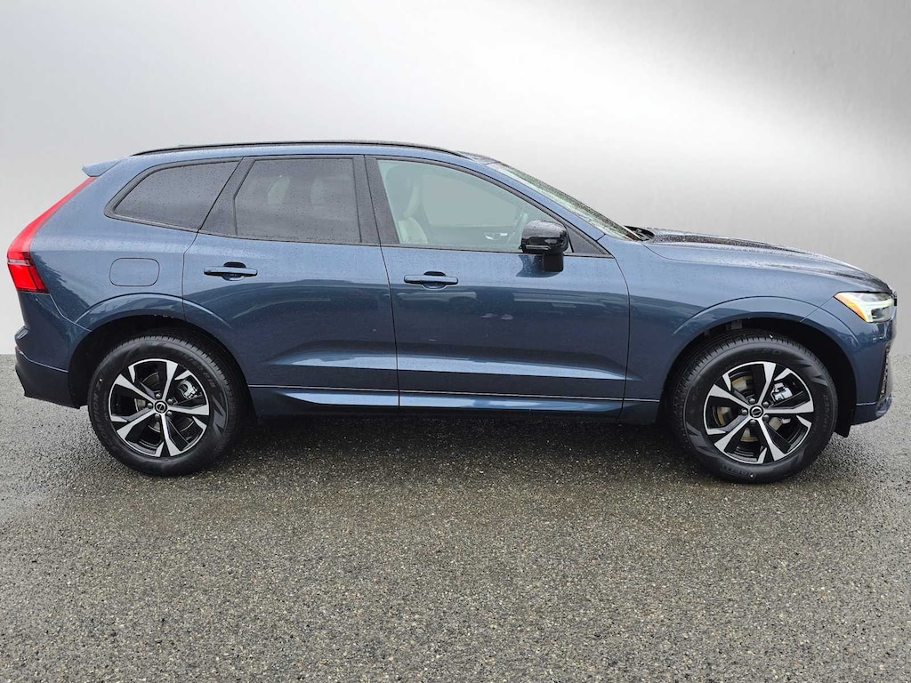 New 2026 Volvo XC60 B5 Core SUV