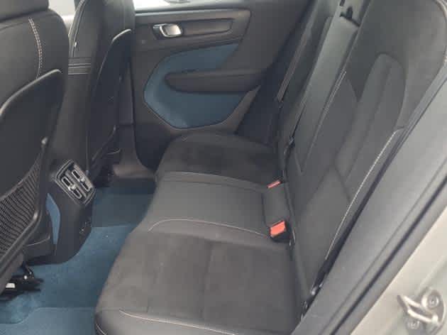 2023 Volvo XC40 Recharge Ultimate photo 4