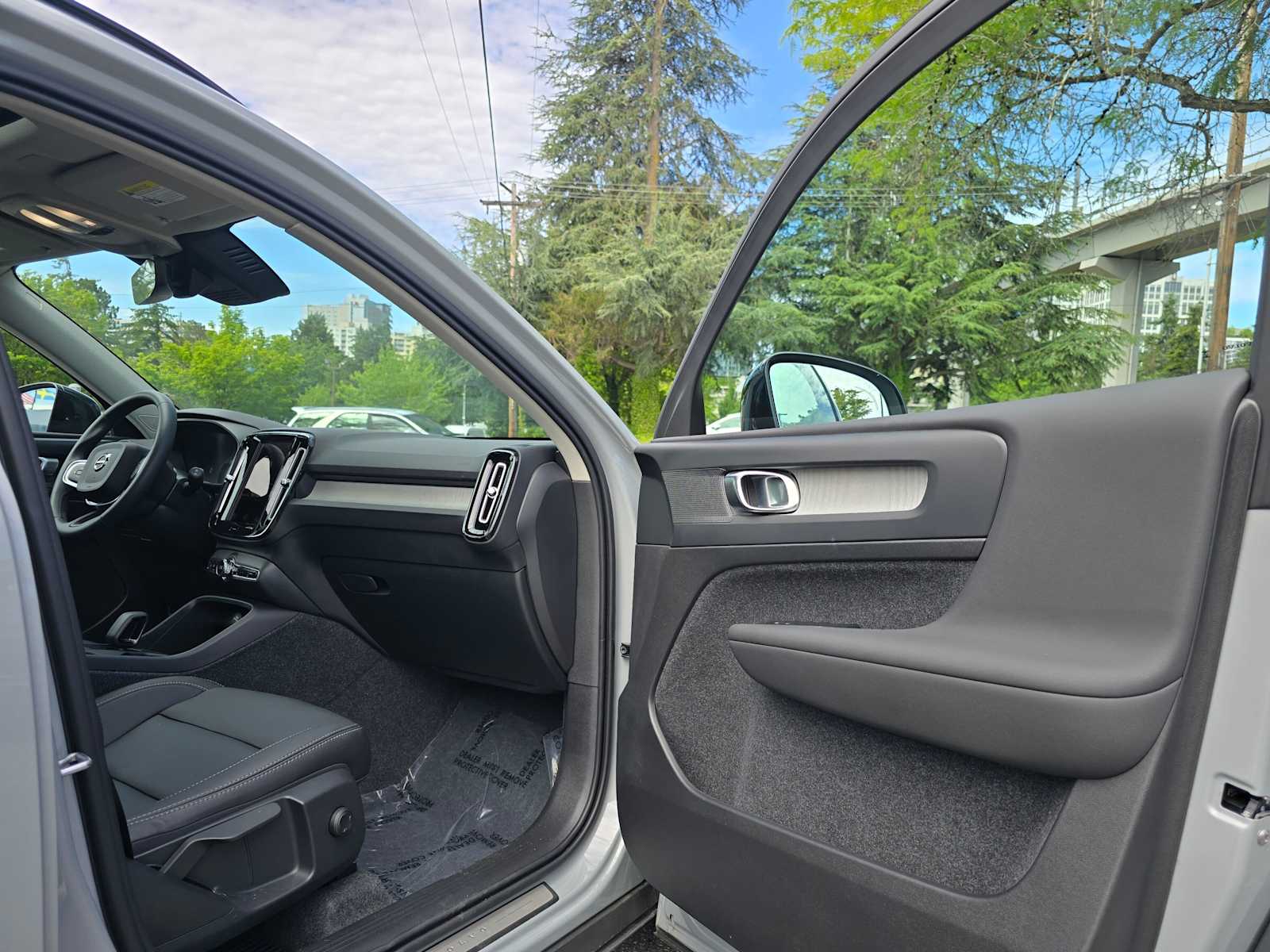 2026 Volvo XC40 Core - Photo 11