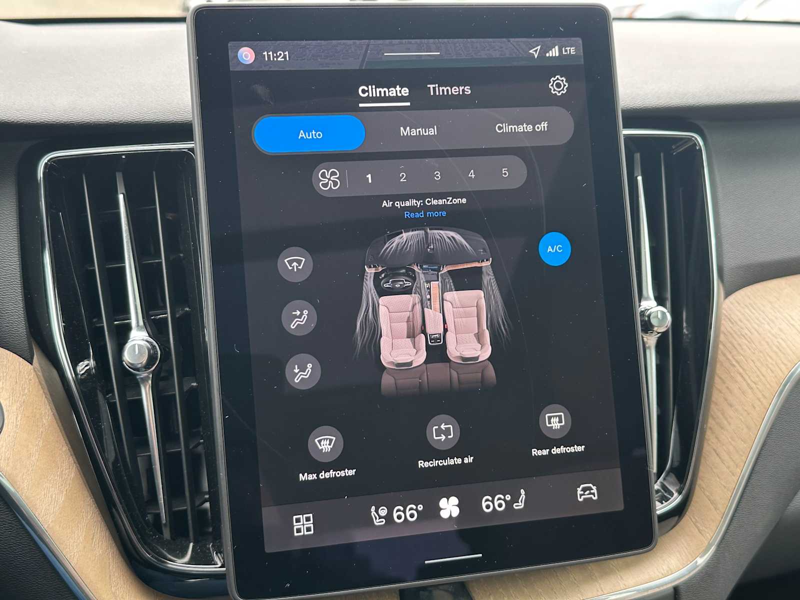 2026 Volvo XC60 Core - Photo 28