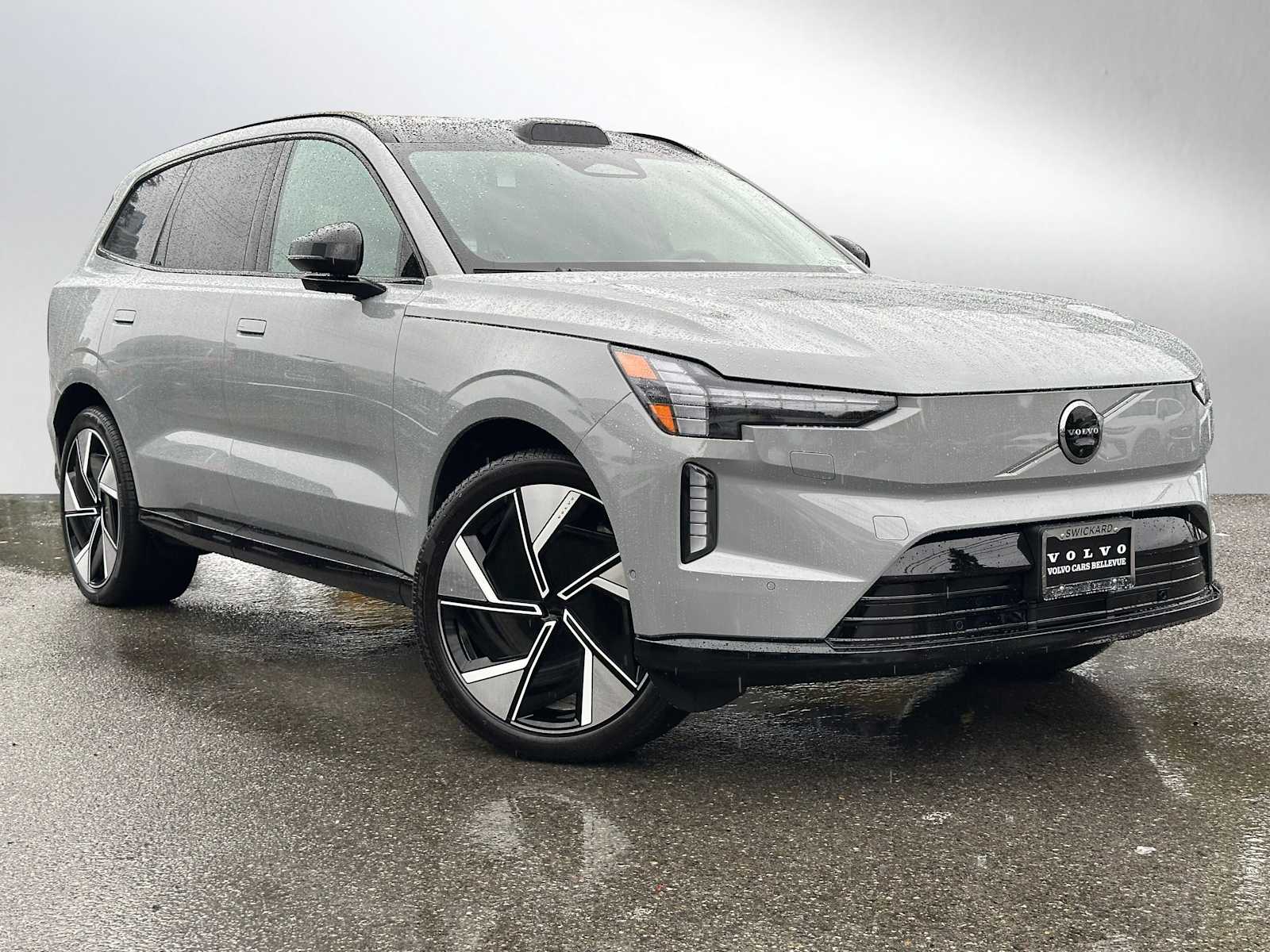 2025 Volvo EX90 Plus's photo