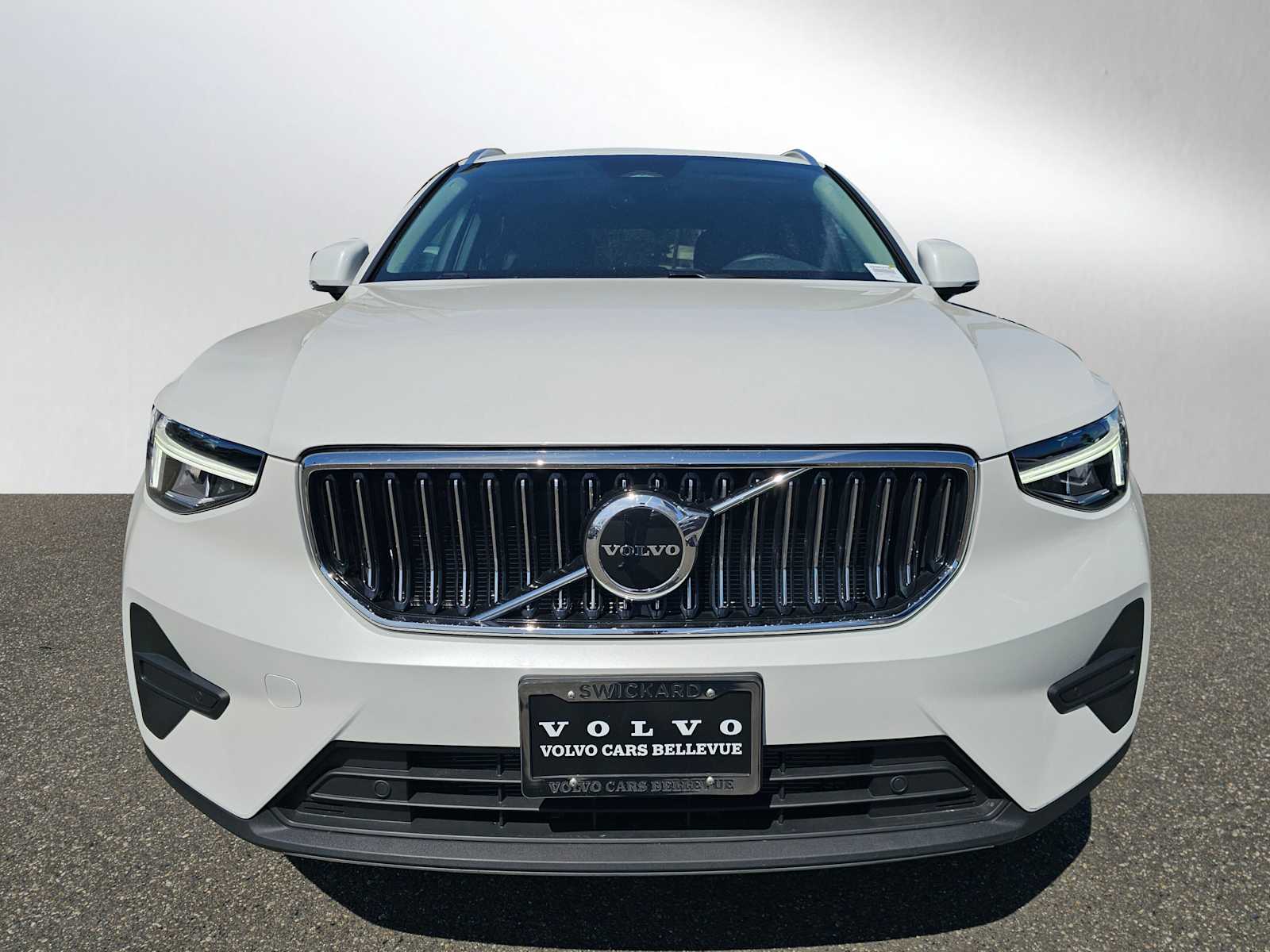 2025 Volvo XC40 Core - Photo 8