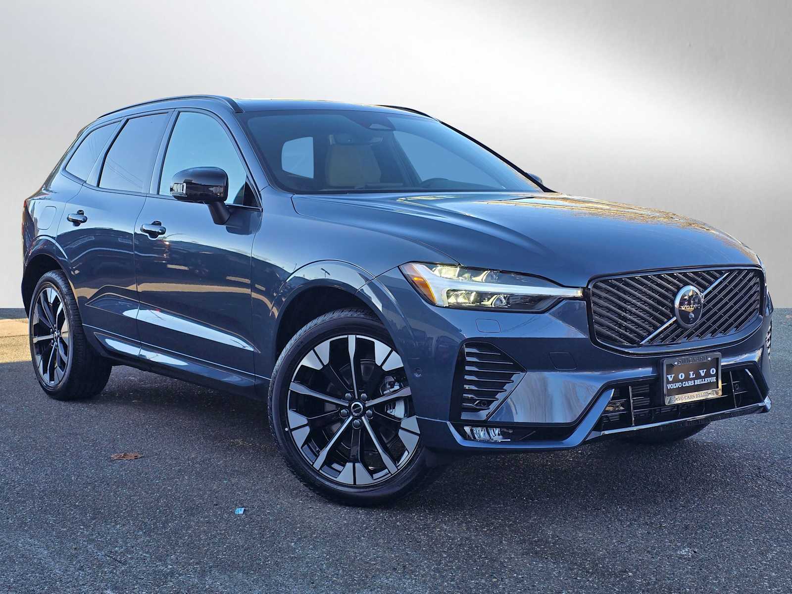 2026 Volvo XC60 B5 Plus Dark AWD's photo