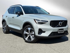 2026 Volvo XC40 B5 Plus SUV